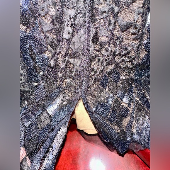 BCBGMAXAZRIA Samara Gunmetal Combo Lace and Sequined Evening Dress, Size 0 - Picture 13 of 13